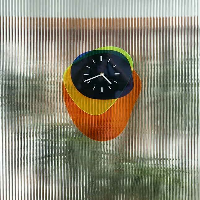 Stillegående fargerik klokke for barnerom