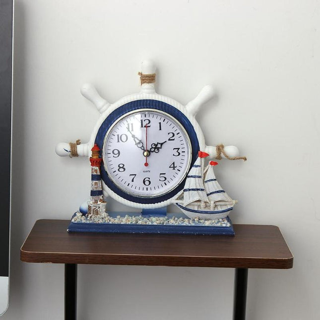 Maritim bordklokke formet som skipror