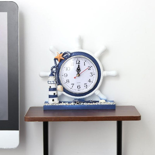 Maritim bordklokke formet som skipror