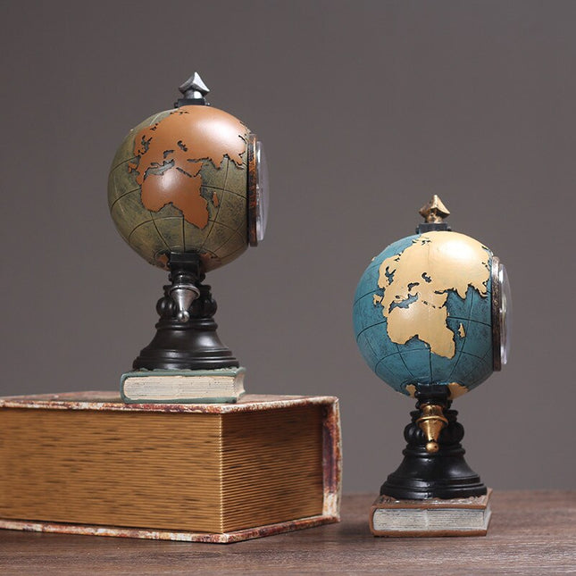 Vintage bordklokke formet som jordklode