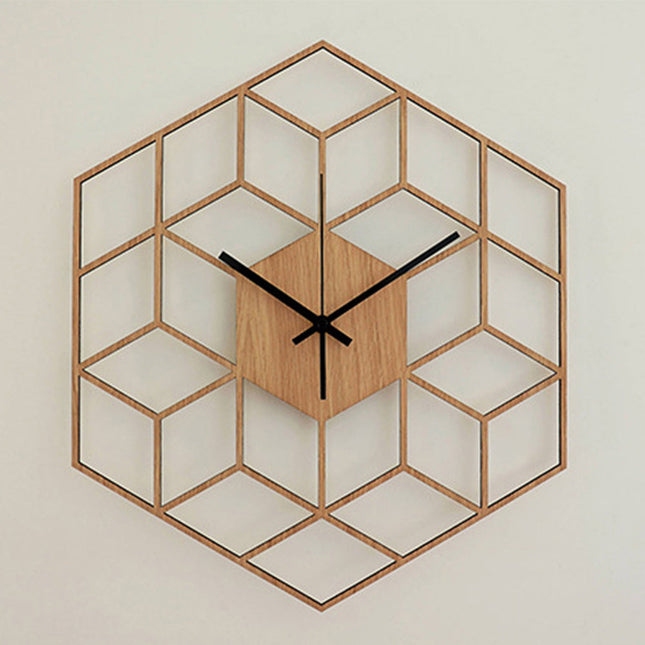 Geometrisk veggklokke i tre med kuber
