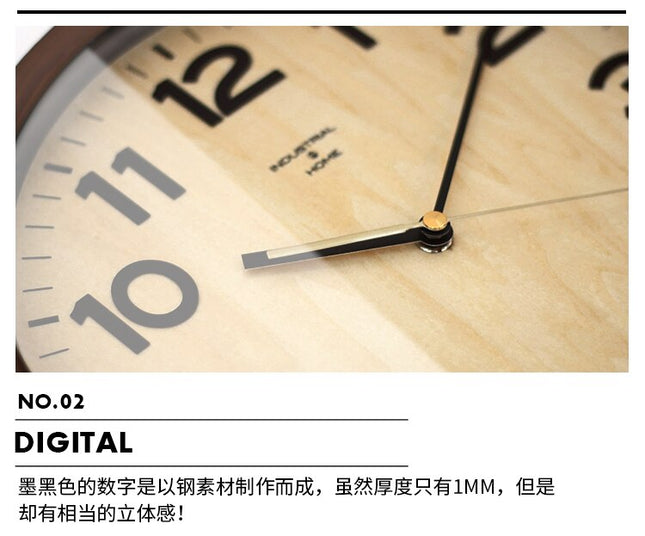 Klassisk veggklokke i tre med glass