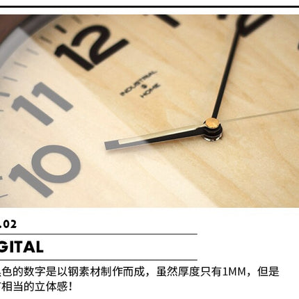 Klassisk veggklokke i tre med glass