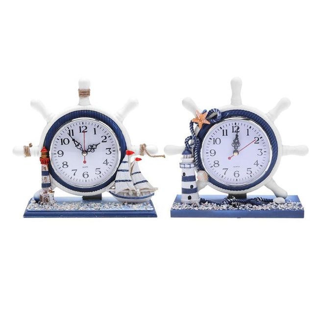 Maritim bordklokke formet som skipror
