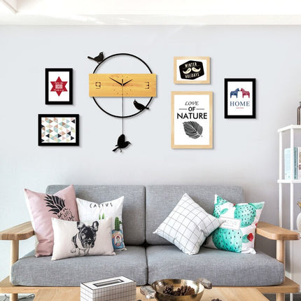 Moderne veggklokke med fugler og pendel