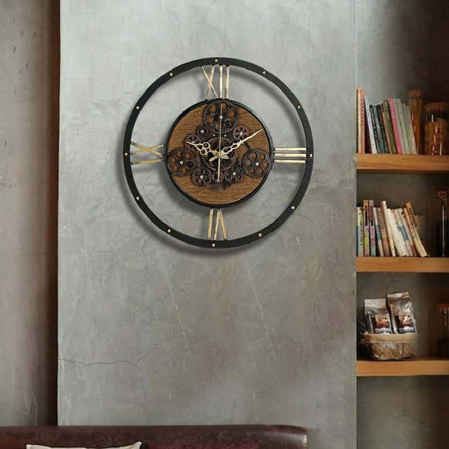 Veggklokke med roterende tannhjul industriell stil
