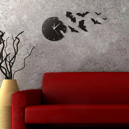 Veggklokke med flyvende flaggermus design