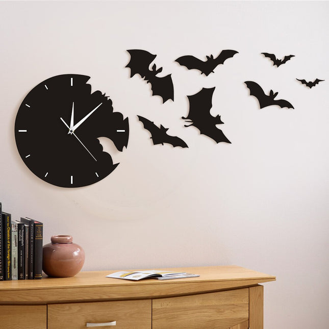 Veggklokke med flyvende flaggermus design