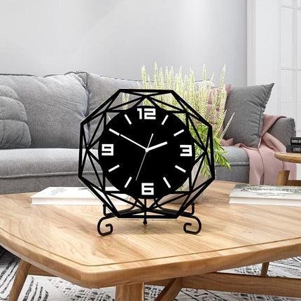 Geometrisk design bordklokke i metall