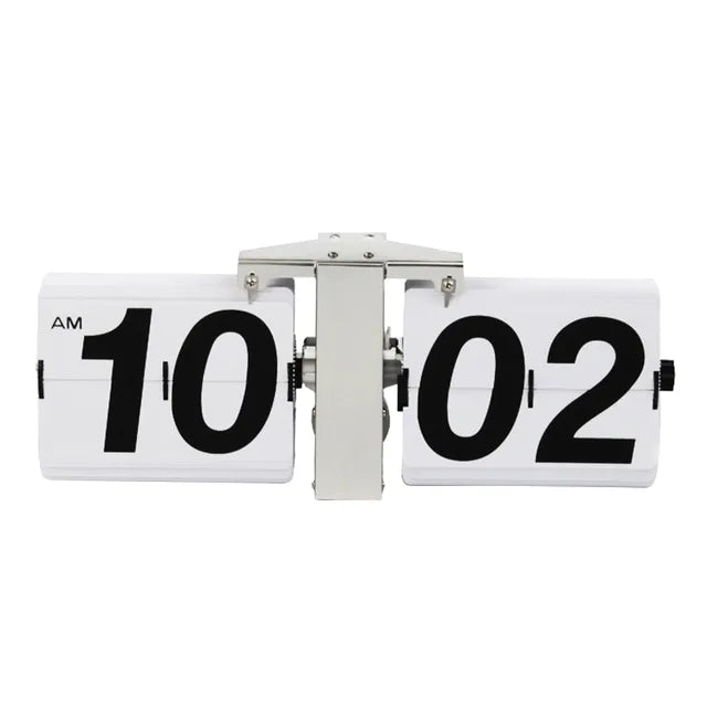 Moderne flip-klokke i metall design