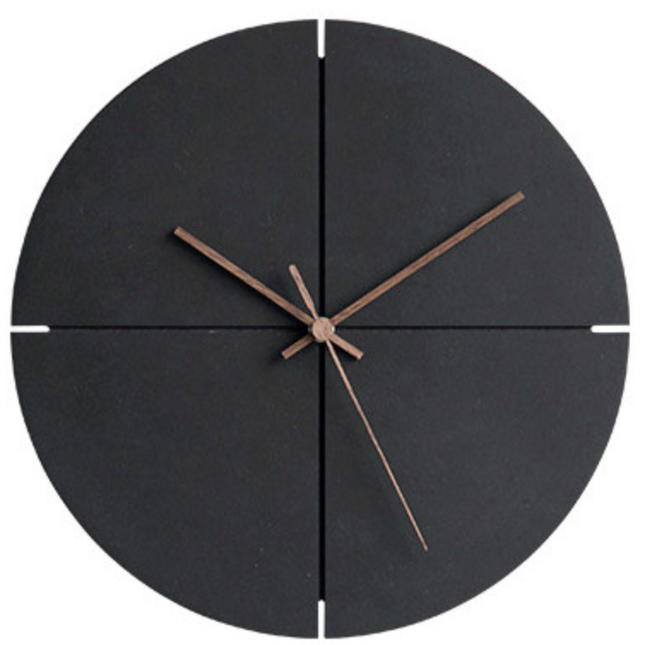 Minimalistisk veggklokke med firkantet design