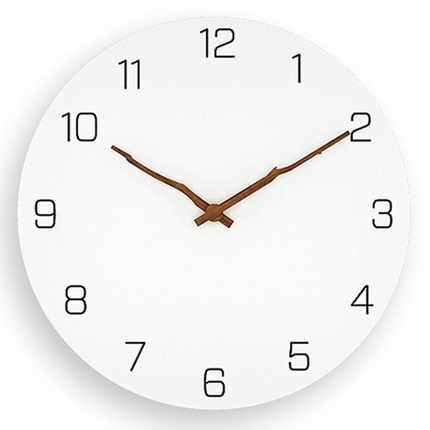 Skandinavisk minimalistisk veggklokke i tre