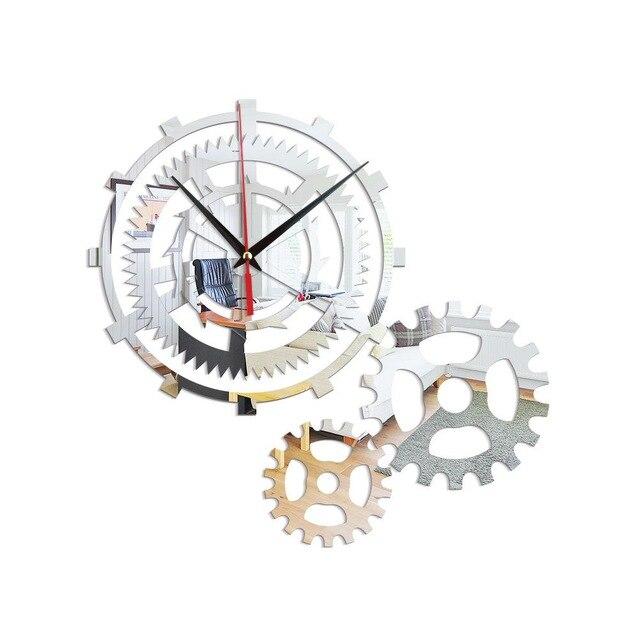 Steampunk veggklokke med tre store tannhjul