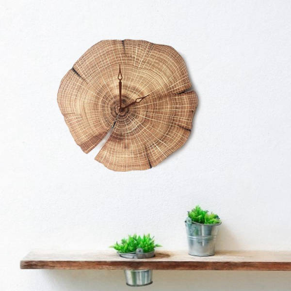 Veggklokke designet som en treskive