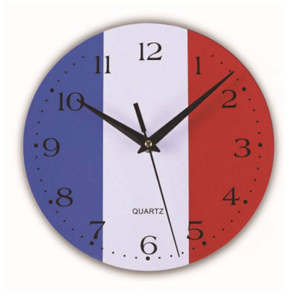 Rund veggklokke med flaggdesign