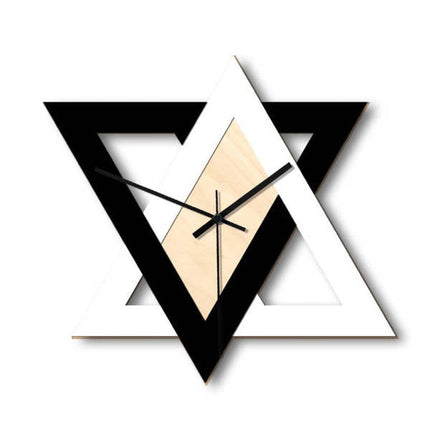 Moderne veggklokke i tre og metall