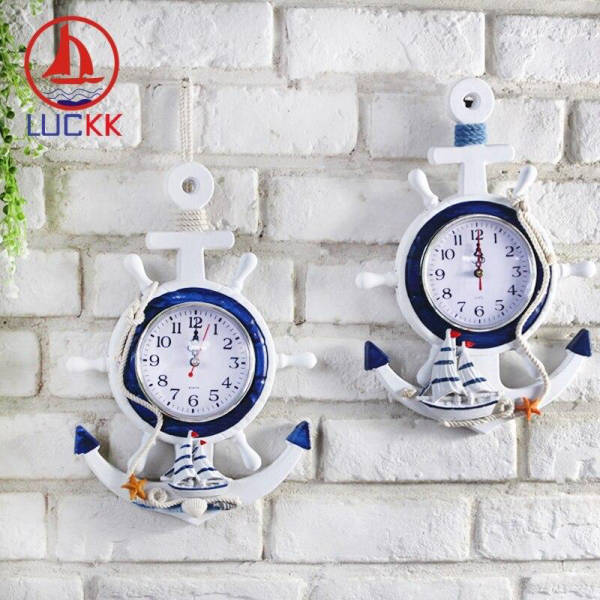Maritim veggklokke formet som anker