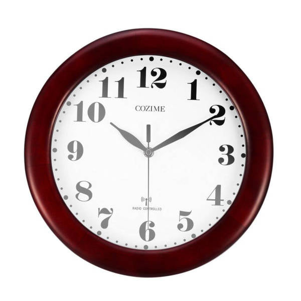 Retro radiostyrt veggklokke i tre