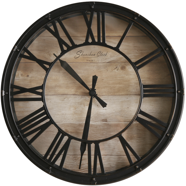 Klassisk veggklokke med romertall treramme