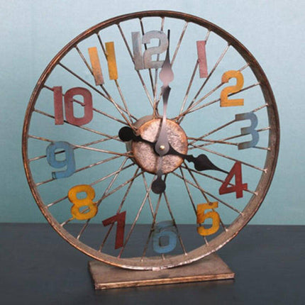 Industriell bordklokke formet som sykkelhjul
