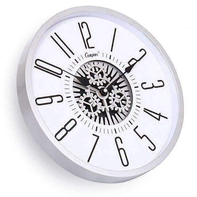 Minimalistisk veggklokke med synlige tannhjul