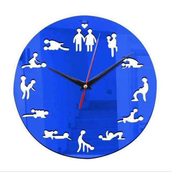 Moderne Kamasutra veggklokke med speileffekt
