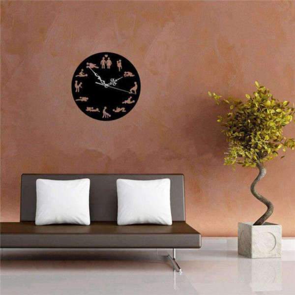 Liten Kamasutra veggklokke for soverommet