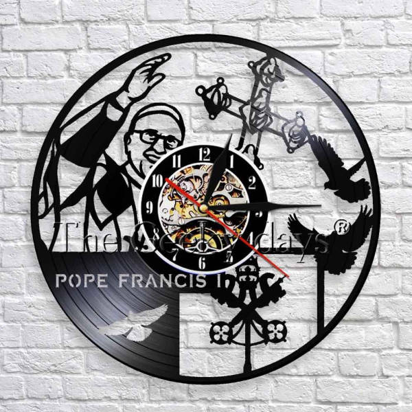 Pave Frans vinyl veggklokke med LED