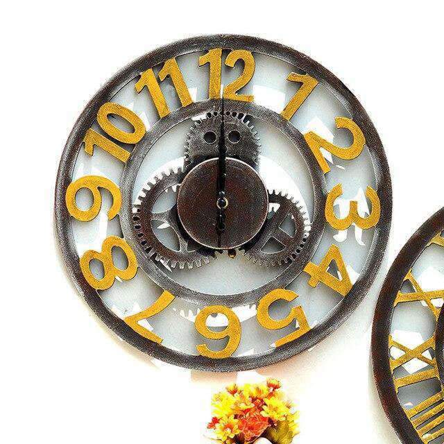 Industriell veggklokke med åpent urverk
