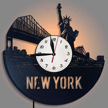 Opplyst New York City vinyl veggklokke