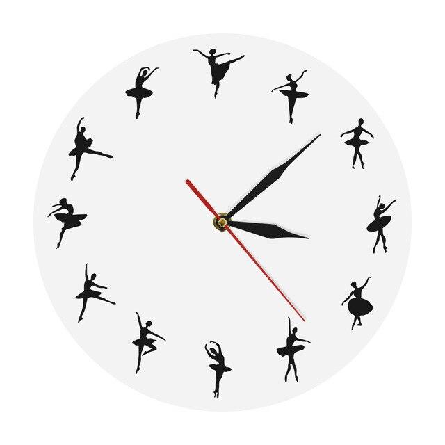 Moderne veggklokke med ballerina silhuetter