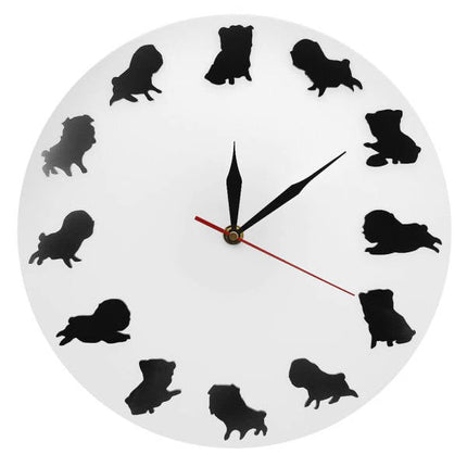 Veggklokke med søte mops silhuetter