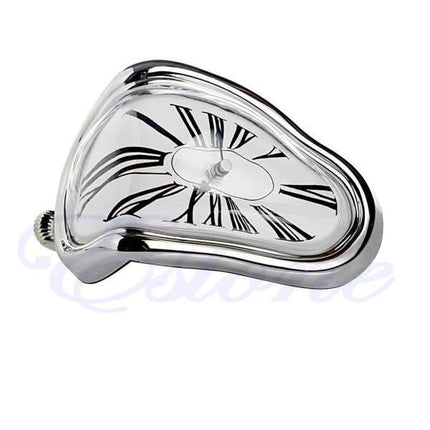 Surrealistisk smeltende klokke i Dali-stil