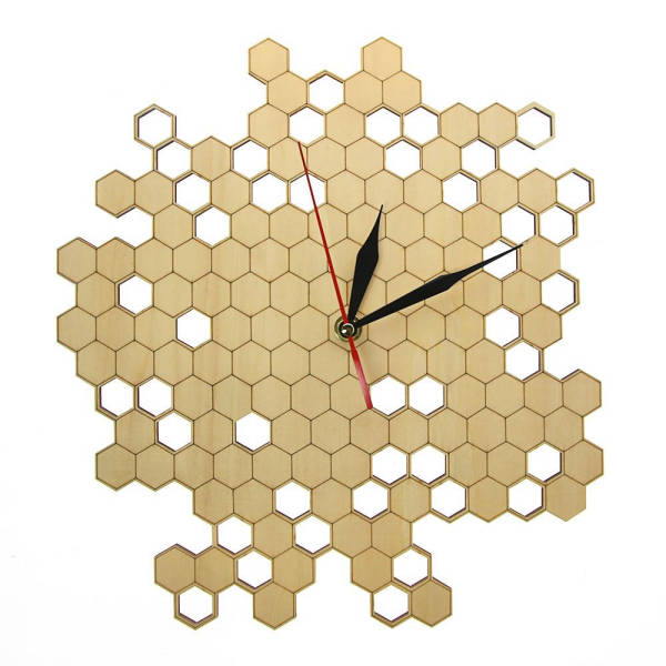 Geometrisk bikube veggklokke i tre