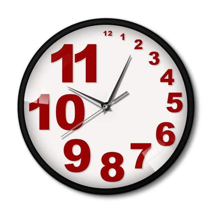 Moderne veggklokke med store røde tall