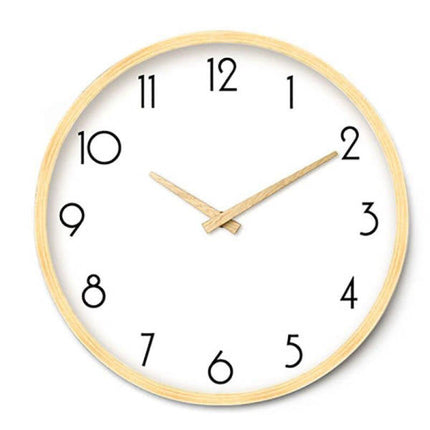 Rund veggklokke med treramme, nordisk stil