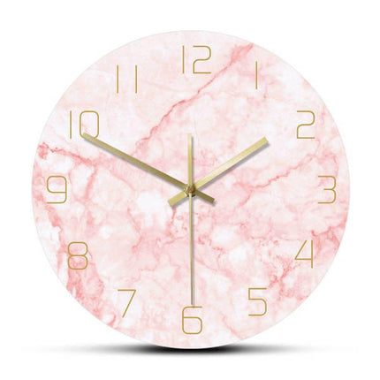 Rund veggklokke med rosa marmor