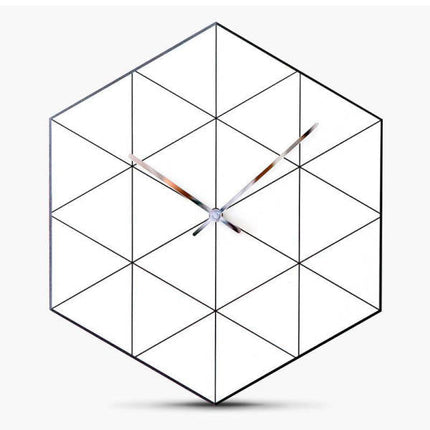 Lydløs skandinavisk veggklokke, geometrisk design