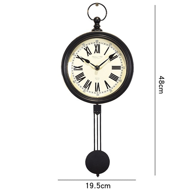 Vintage steampunk veggklokke med pendel