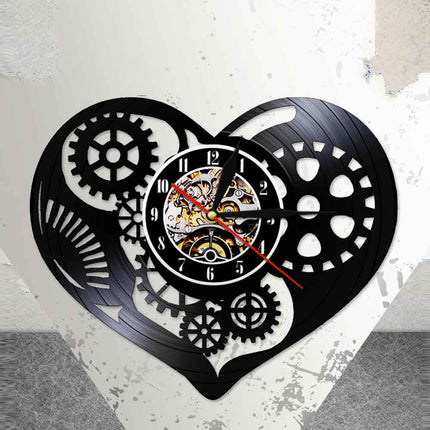 Steampunk veggklokke formet som hjerte