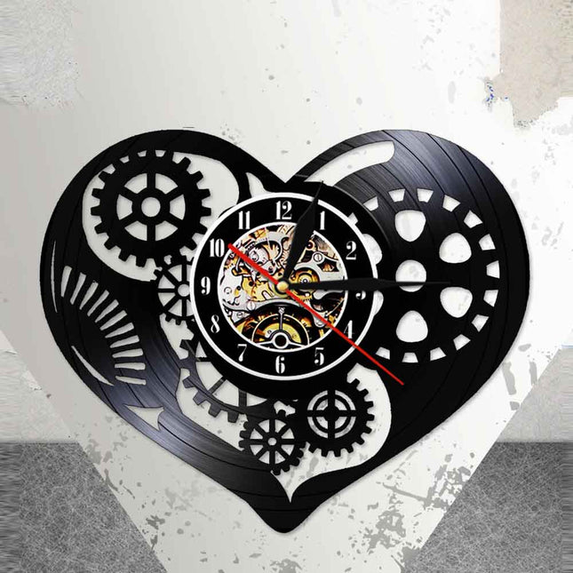 Steampunk veggklokke formet som hjerte