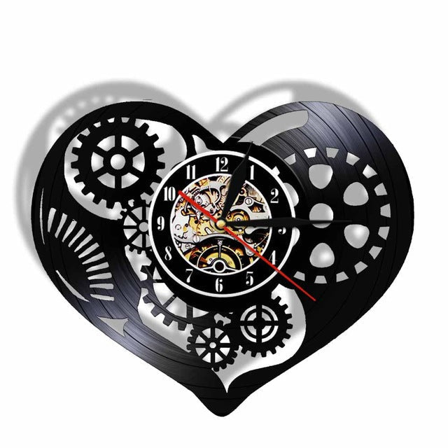 Steampunk veggklokke formet som hjerte